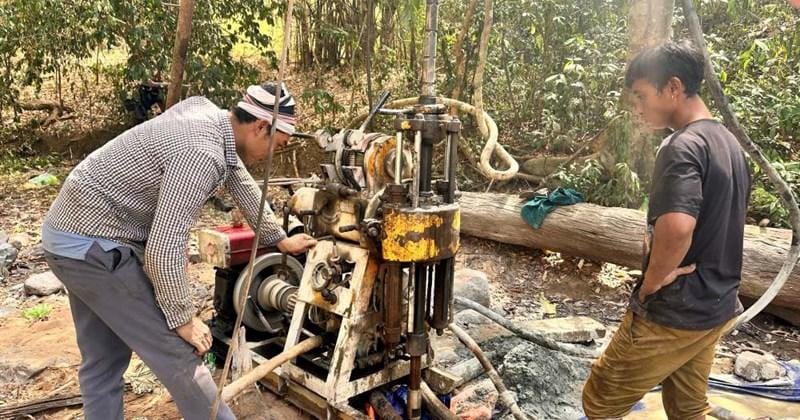 Máy khoan địa chất phục vụ dự án cao tốc